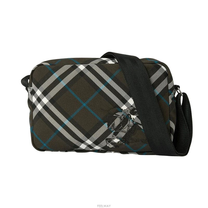 Burberry ������ EKD üũ ũ�ν��� 8102301������ EKD üũ ũ�ν��� 8102301