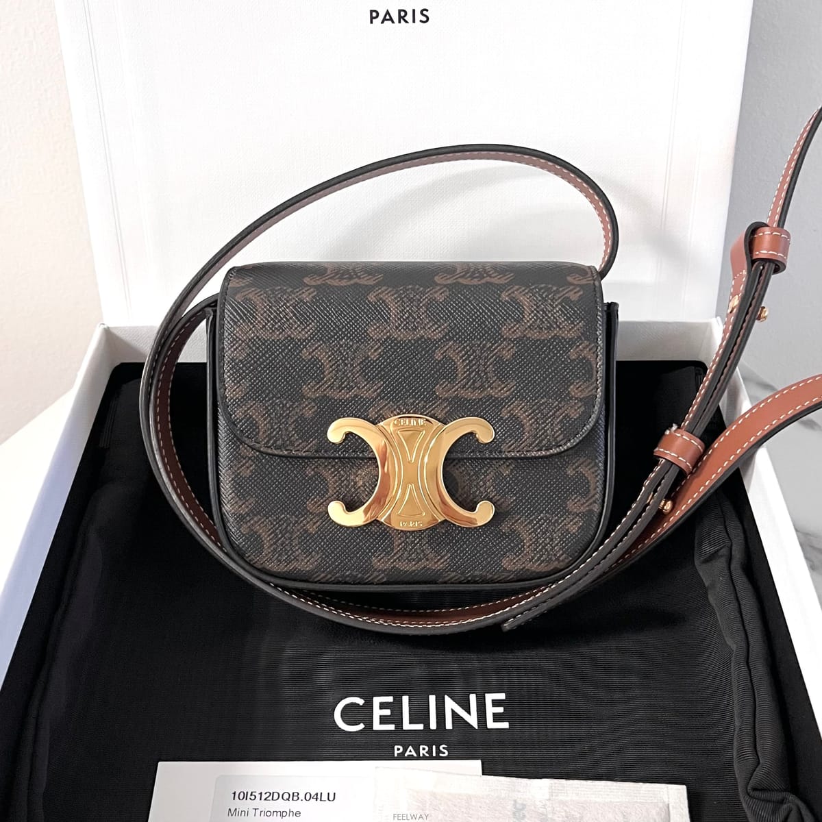 CELINE ������ ���� �̴� Ŭ�ε� Ʈ������ ũ�ν��� ���� 10I512DQB.04LU������ ���� �̴� Ŭ�ε� Ʈ������ ũ�ν��� ���� 10I512D