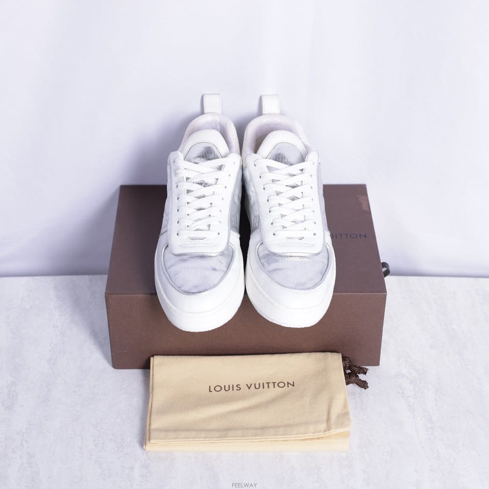 Louis Vuitton ���̺��� Ʈ���̳� �ο� ����Ŀ�� �ǹ����̺��� Ʈ���̳� �ο� ����Ŀ�� �ǹ�