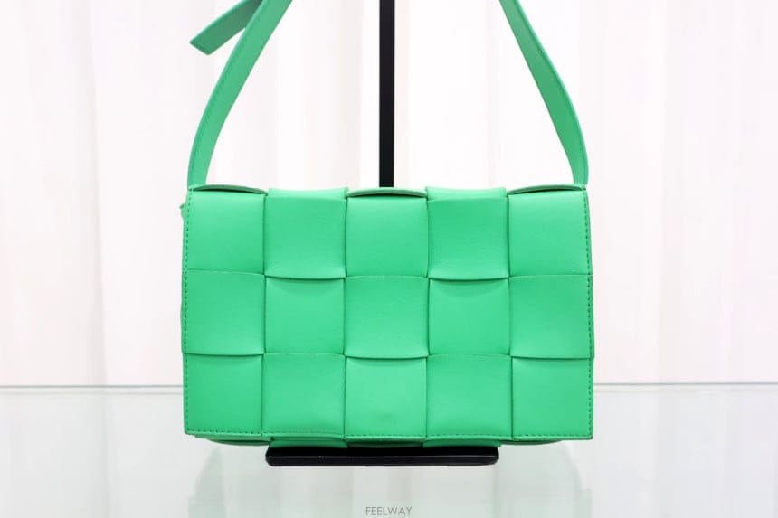 Bottega Veneta ���װ�����Ÿ ī��Ʈ ũ�ν��� 578004 ��ȭ�����ź��װ�����Ÿ ī��Ʈ ũ�ν��� 578004 ��ȭ������