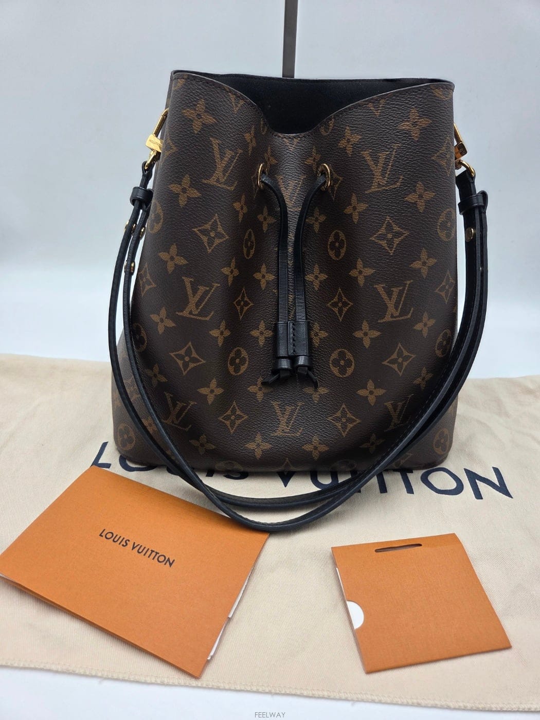 Louis Vuitton ���̺��� ���׷� �׿��뿡 ���� M44020���̺��� ���׷� �׿��뿡 ���� M44020