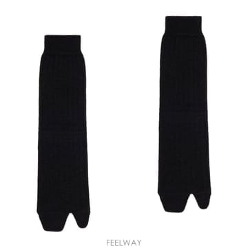 메종 마르지엘라 블랙 타비 양말