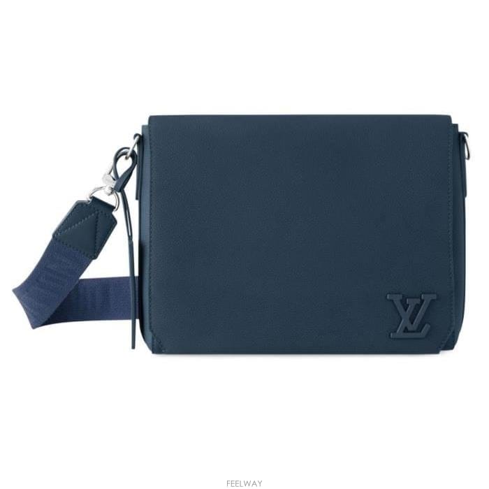 26 FW 루이비통 다크블루 Takeoff 테이크오프 톤온톤 이니셜 LV 메신저백