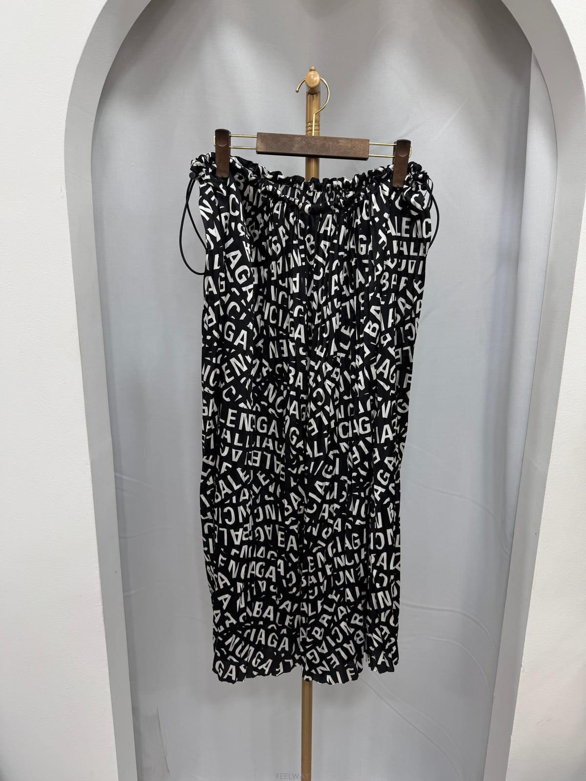 Balenciaga �߷��þư� ��ο� ��Ʈ�� �ΰ� ����Ʈ ��ĿƮ 36������߷��þư� ��ο� ��Ʈ�� �ΰ� ����Ʈ ��ĿƮ 36������