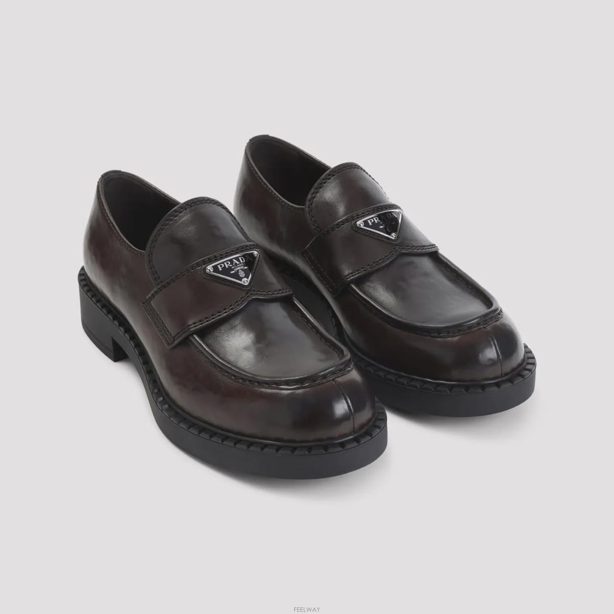 PRADA [D] 26FW ����� ���� �ﰢ�ΰ� ���� ���ݷ� 2DE127 FG000 3ZPQ F0562[D] 26FW ����� ���� �ﰢ�ΰ� ���� ���ݷ� 2DE127 FG000
