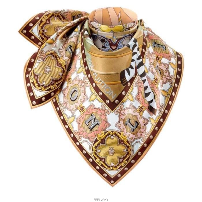 Louis Vuitton 26 FW ���̺��� LV Carrousel ī�缿 ��Ƽ��ƽ ��Ŀ�� ������ 90 ��ī��26 FW ���̺��� LV Carrousel ī�缿 ��Ƽ��ƽ ��Ŀ�� ��