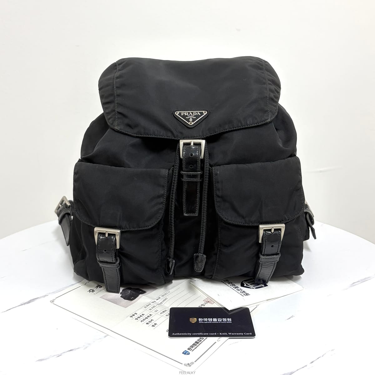PRADA ����� �ﰢ�ΰ� ���Ϸ� ���� �̵� ���� (B2811)����� �ﰢ�ΰ� ���Ϸ� ���� �̵� ���� (B2811)