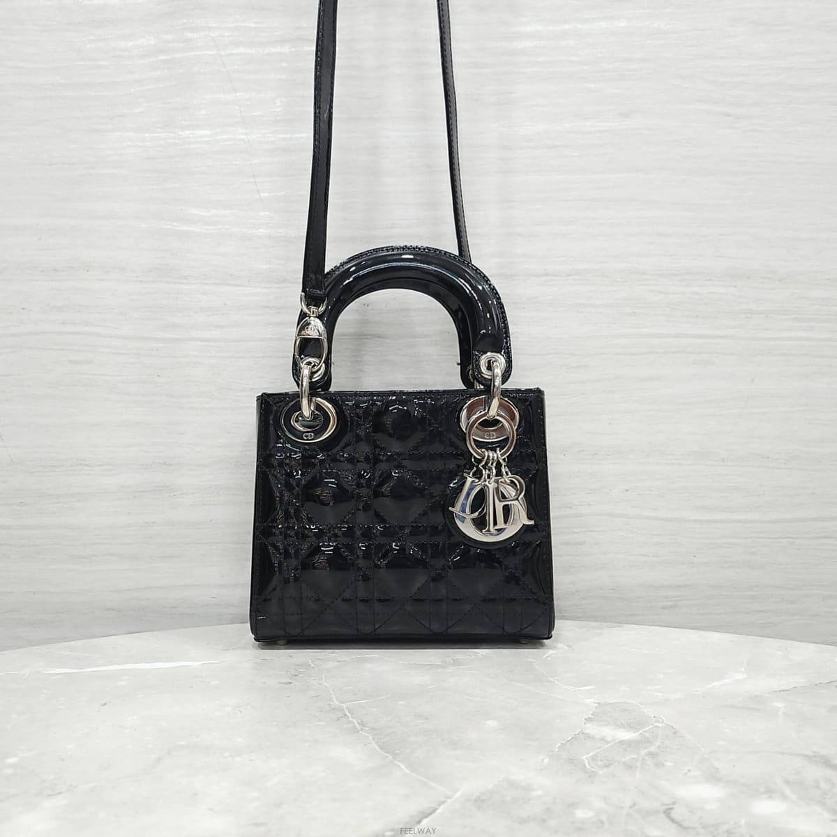 DIOR [������] ��� ���̵� ��� �̴� ü�ι� ���� ���̴�Ʈ M0505OWCB[������] ��� ���̵� ��� �̴� ü�ι� ���� ���̴�Ʈ M0