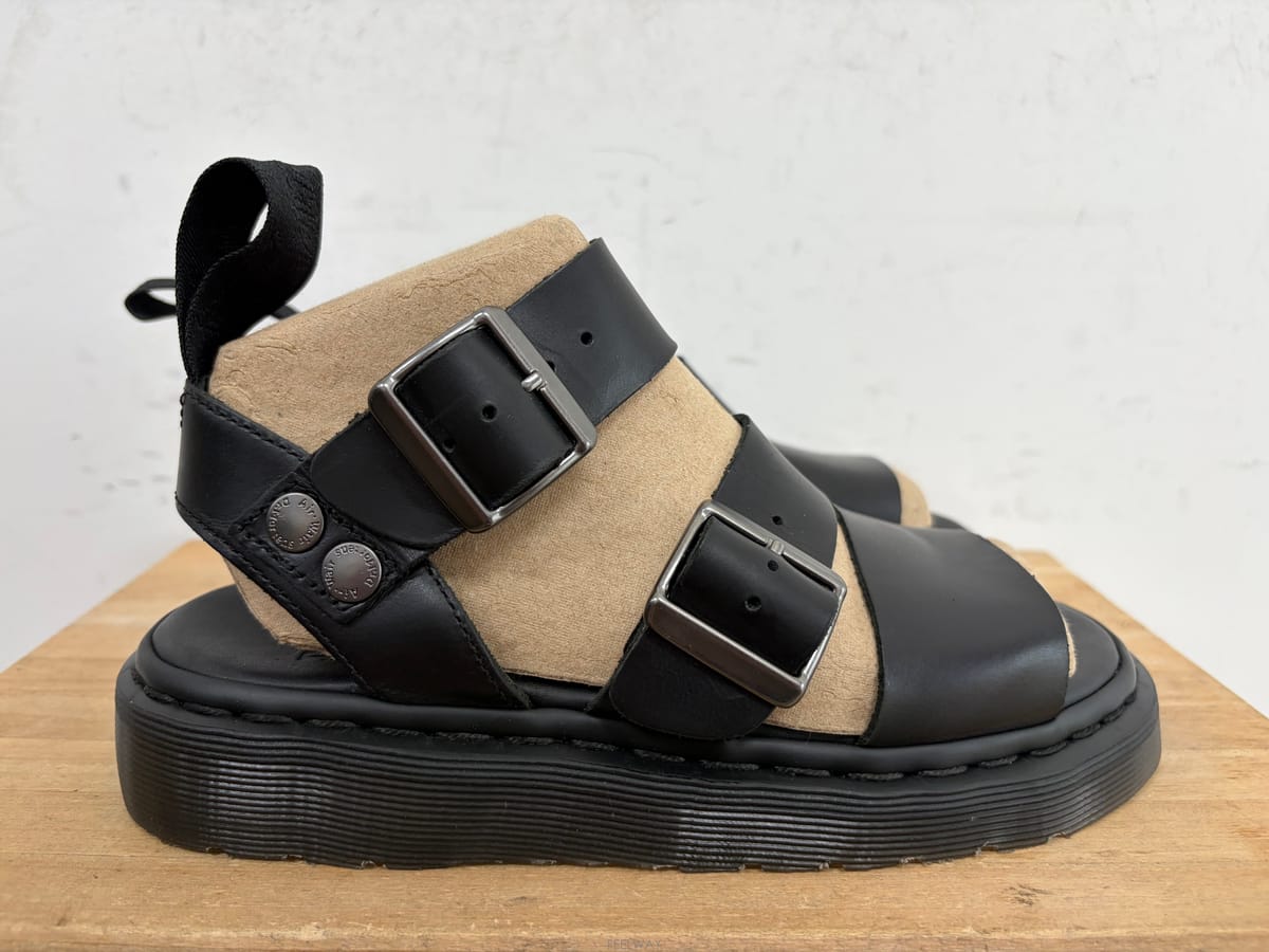 Dr. Martens ���͸�ƾ �׸��� ���� 240���͸�ƾ �׸��� ���� 240