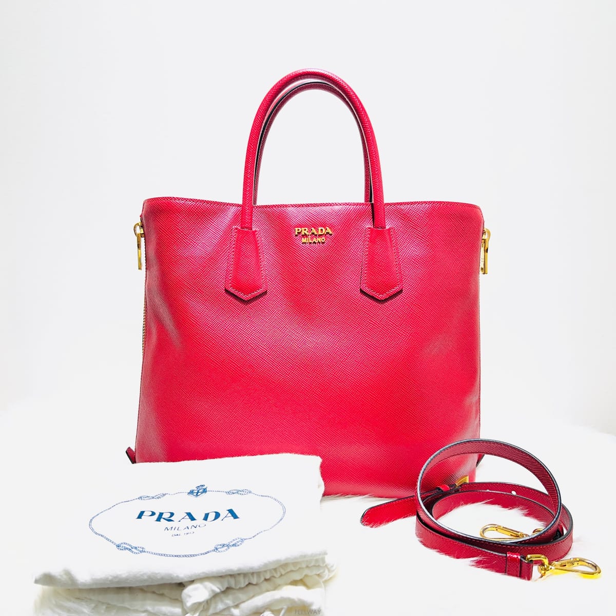PRADA ����� ���� ���ǾƳ� ���� ���̵� �������� ��Ʈ�� + ��� ��Ʈ������� ���� ���ǾƳ� ���� ���̵� �������� ��Ʈ�� + ��