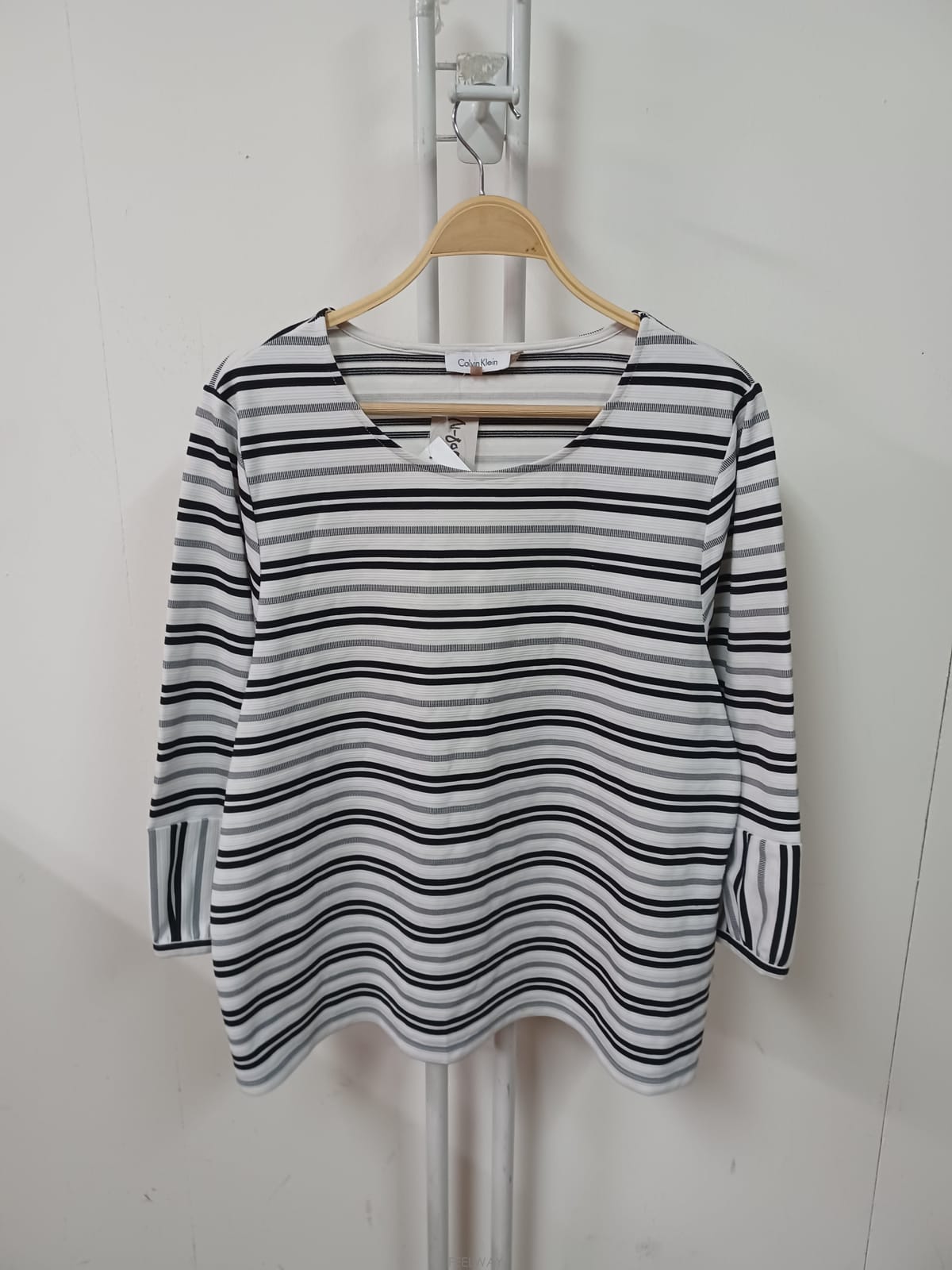Calvin Klein ��ȫ����/N-10699/�̺�Ŭ���� ��ǰ ������ Ƽ���� XL��ȫ����/N-10699/�̺�Ŭ���� ��ǰ ������ Ƽ���� XL