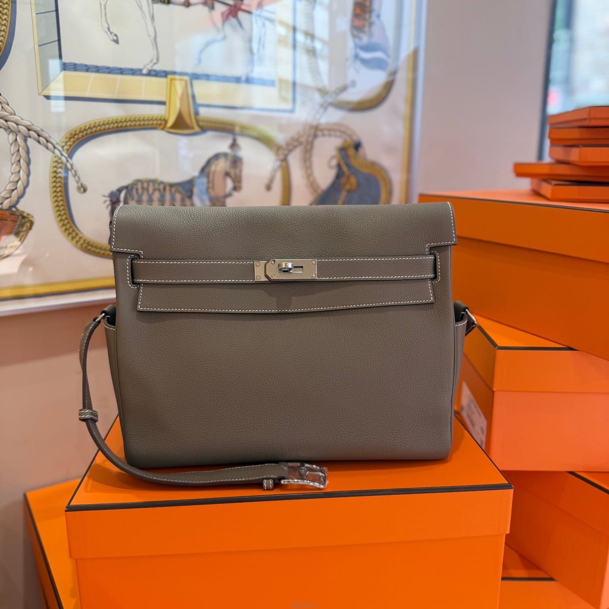 HERMES [�����׸� �Ż�] �����޽� �̸� �޽��� gm ������ ����[�����׸� �Ż�] �����޽� �̸� �޽��� gm ������ ����