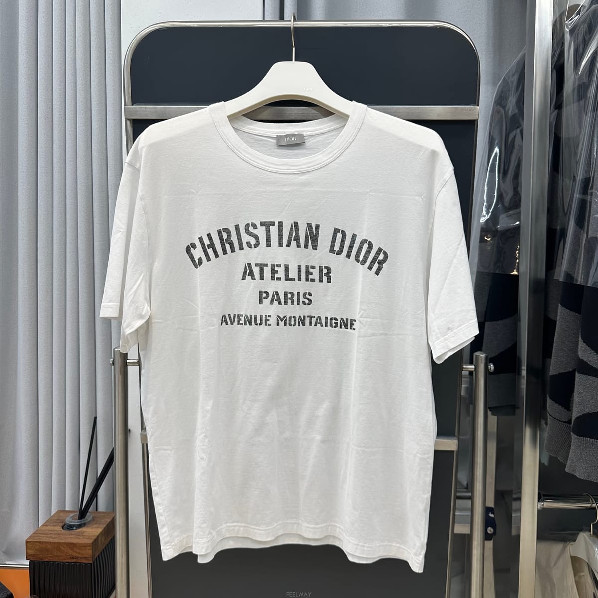 DIOR [���׵��]��� �ƶ㸮�� �ĸ��� �ΰ� ���� Ƽ���� ���� XL[���׵��]��� �ƶ㸮�� �ĸ��� �ΰ� ���� Ƽ���� ����