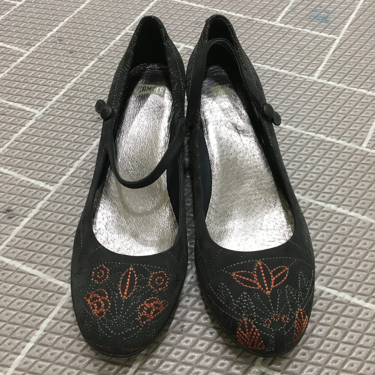 Camper CAMPER ķ�� �ڼ� ������ ���� 240CAMPER ķ�� �ڼ� ������ ���� 240