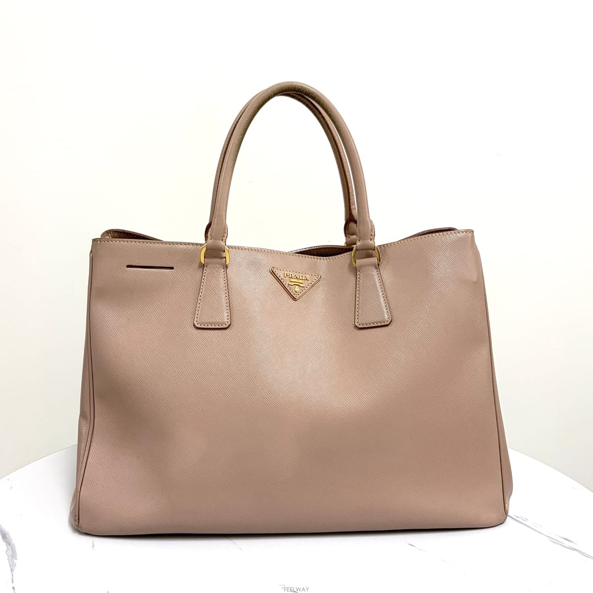 PRADA ����� ���ǾƳ� ���� ��Ʈ������� ���ǾƳ� ���� ��Ʈ��