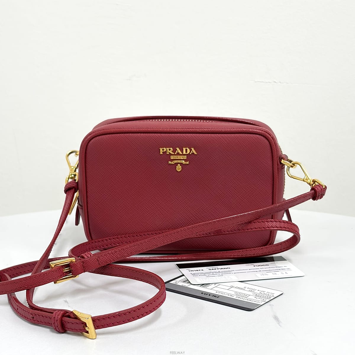 PRADA ����� ���ǾƳ� �̴� ũ�ν��� ���� (1N1674)����� ���ǾƳ� �̴� ũ�ν��� ���� (1N1674)