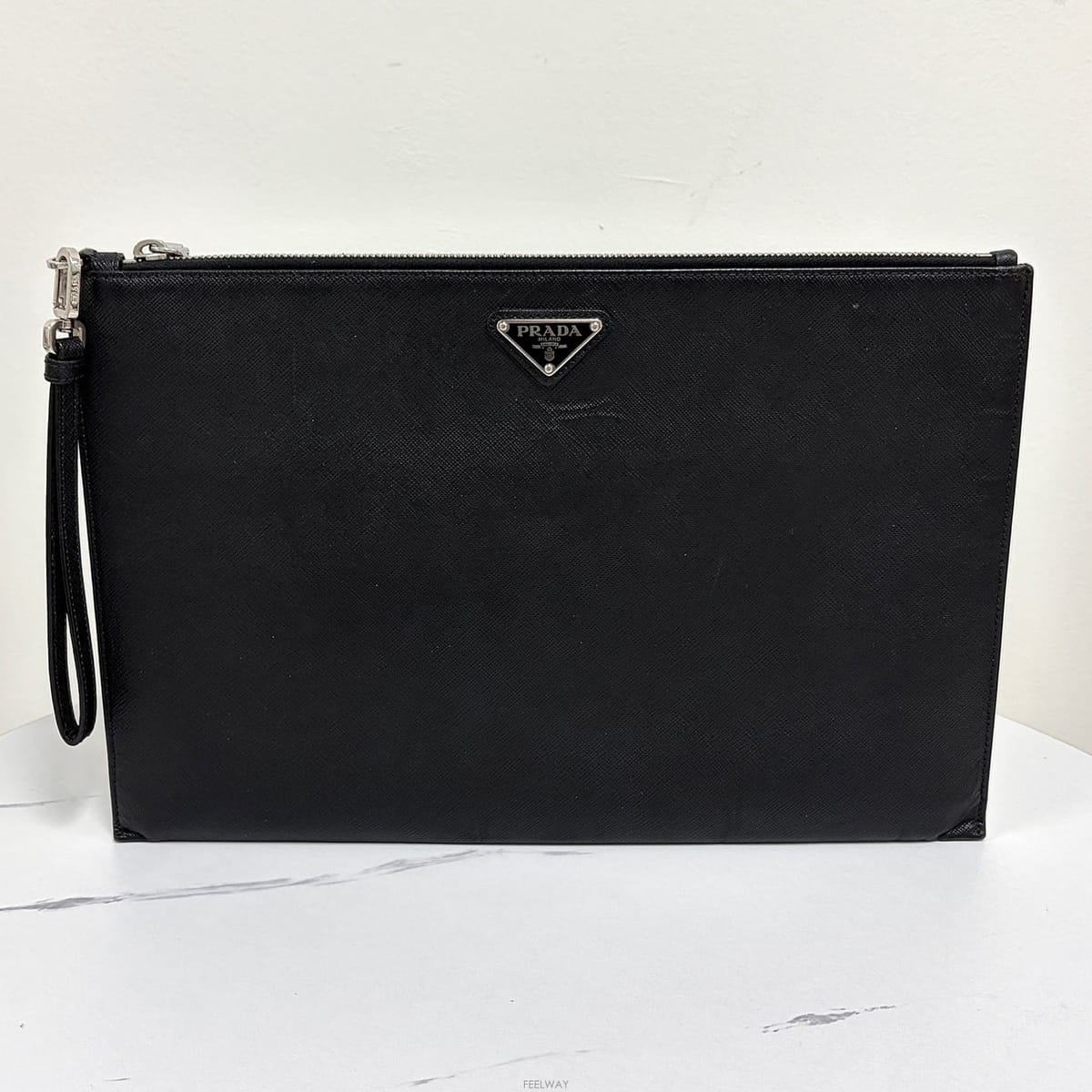 PRADA ����� ���ǾƳ� �ﰢ�ΰ� Ŭ��ġ�� ���� (2NH001)����� ���ǾƳ� �ﰢ�ΰ� Ŭ��ġ�� ���� (2NH001)