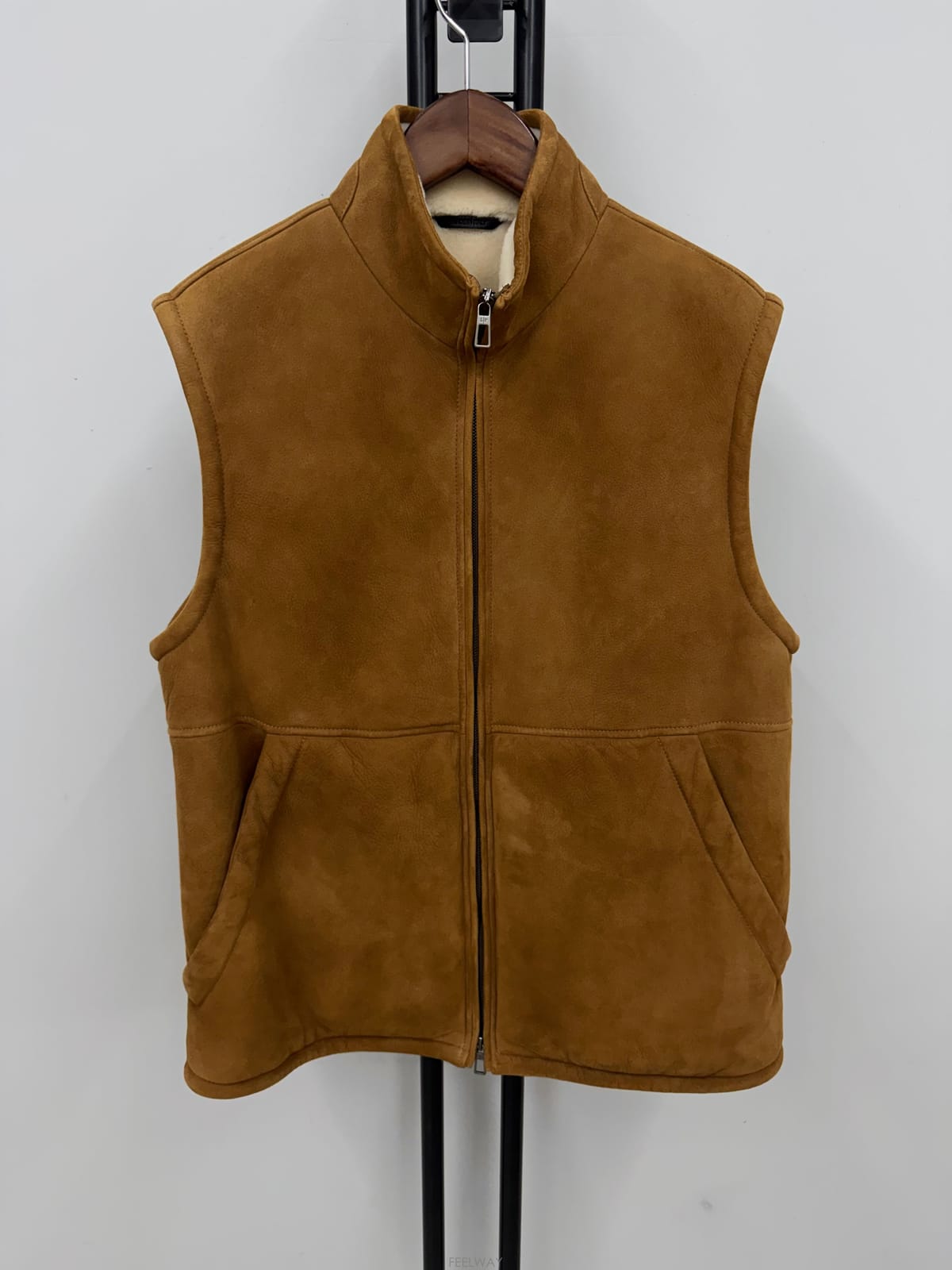 Loro Piana (���� ���Ϲ߼�)�η��ǾƳ� �츣�� �����̵� �þ ����Ʈ(���� ���Ϲ߼�)�η��ǾƳ� �츣�� �����̵� �þ ����