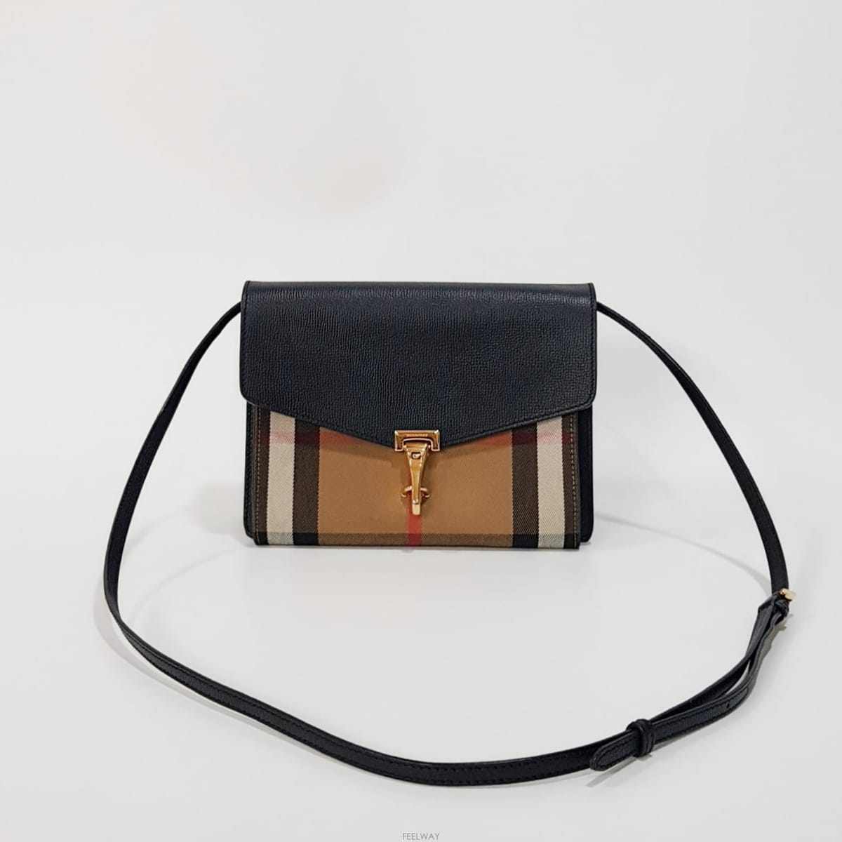 Burberry ������ ���� ũ�ν�������� ���� ũ�ν���