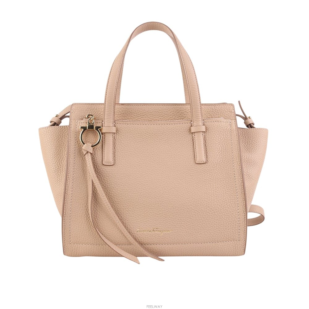 Ferragamo ��󰡸� 21-F478 ���̹� ���� ũ�ν��� 37432Y��󰡸� 21-F478 ���̹� ���� ũ�ν��� 37432Y