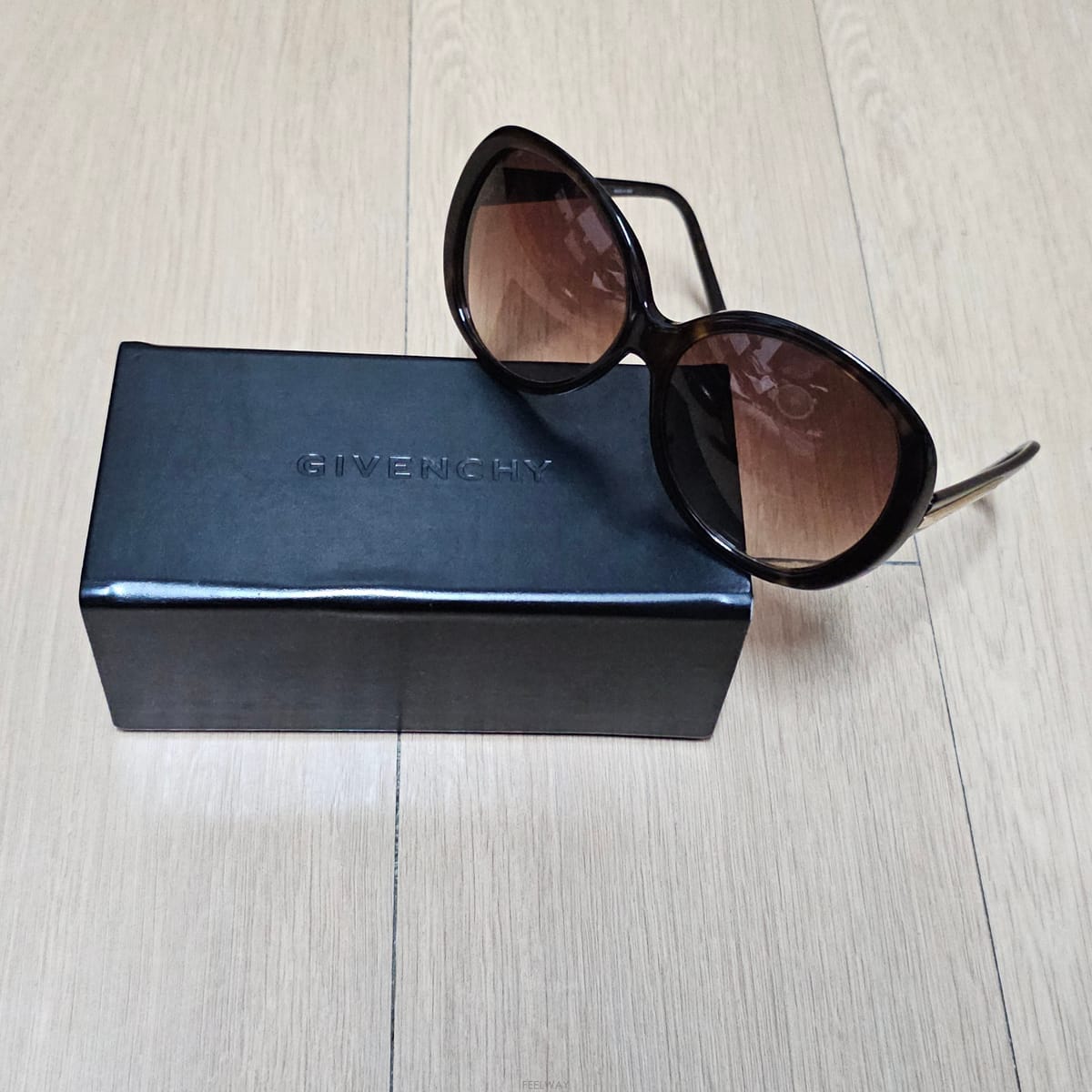 Givenchy ����� ��Ż�ΰ� �������۶������ ��Ż�ΰ� �������۶�