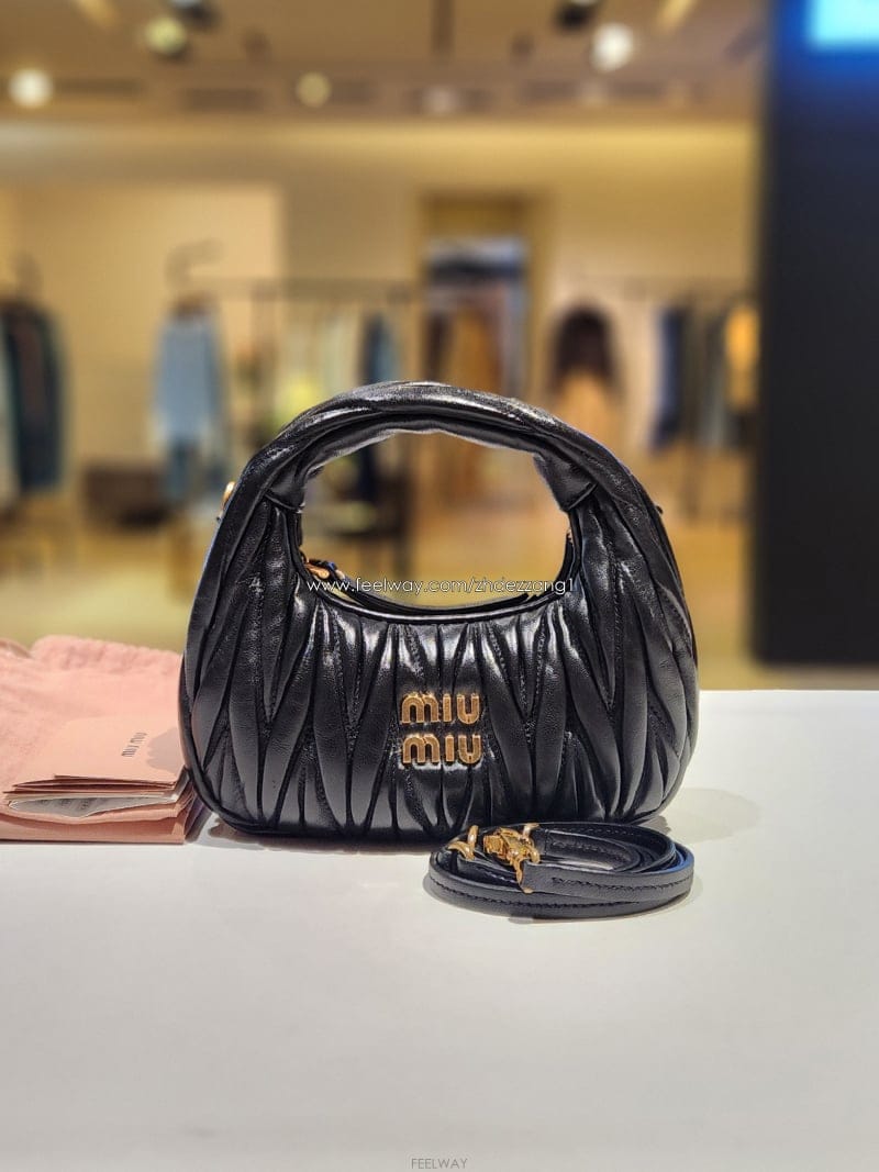 Miu Miu �̿�̿� �ϴ� ��Ʈ�� �̴� ȣ�� ����� 5BP078�̿�̿� �ϴ� ��Ʈ�� �̴� ȣ�� ����� 5BP078