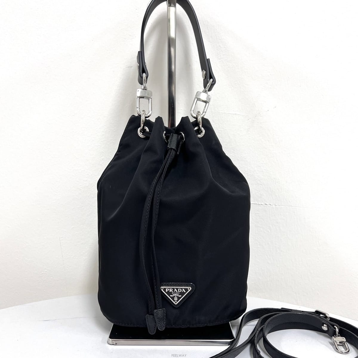 PRADA ����� ���Ϸ� �ﰢ�ΰ� ��Ŷ �Ŀ�ġ ��������� ���Ϸ� �ﰢ�ΰ� ��Ŷ �Ŀ�ġ ����