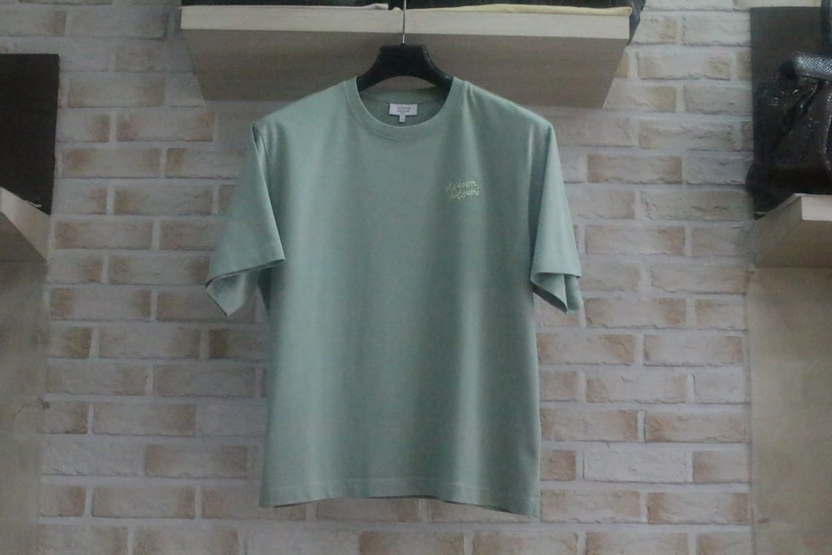 Maison Kitsune ����Ű���� �ڼ� �ΰ� ���� Ƽ����(XL . K:110)����Ű���� �ڼ� �ΰ� ���� Ƽ����(XL . K:110)