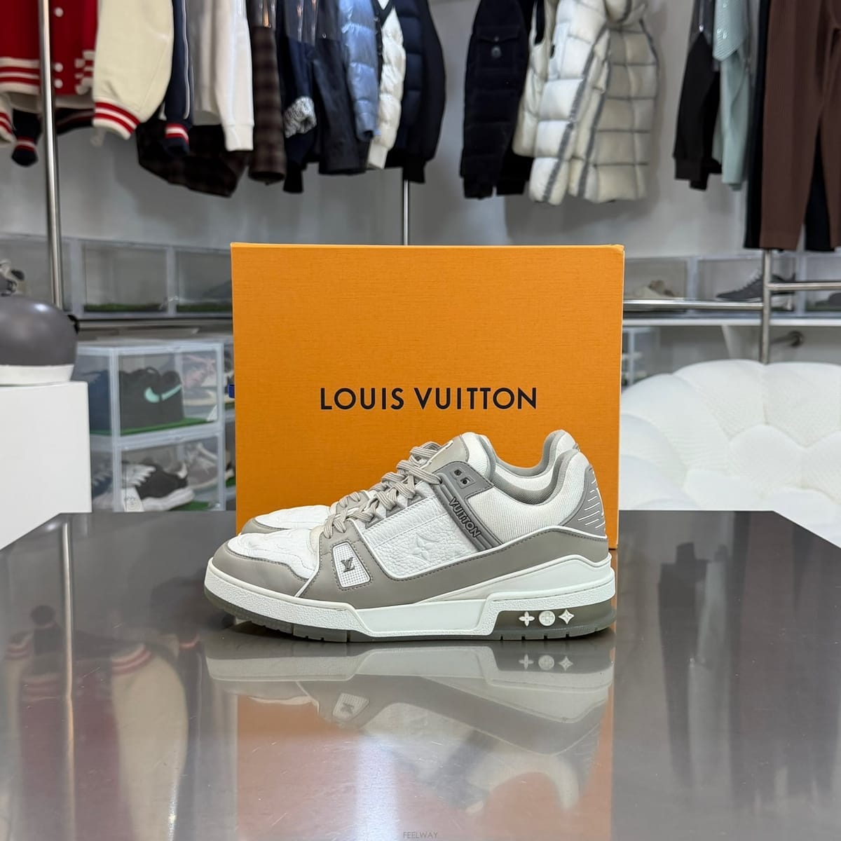 Louis Vuitton ���̺��� LV Ʈ���̳� ���׷� ����Ŀ����̺��� LV Ʈ���̳� ���׷� ����Ŀ��