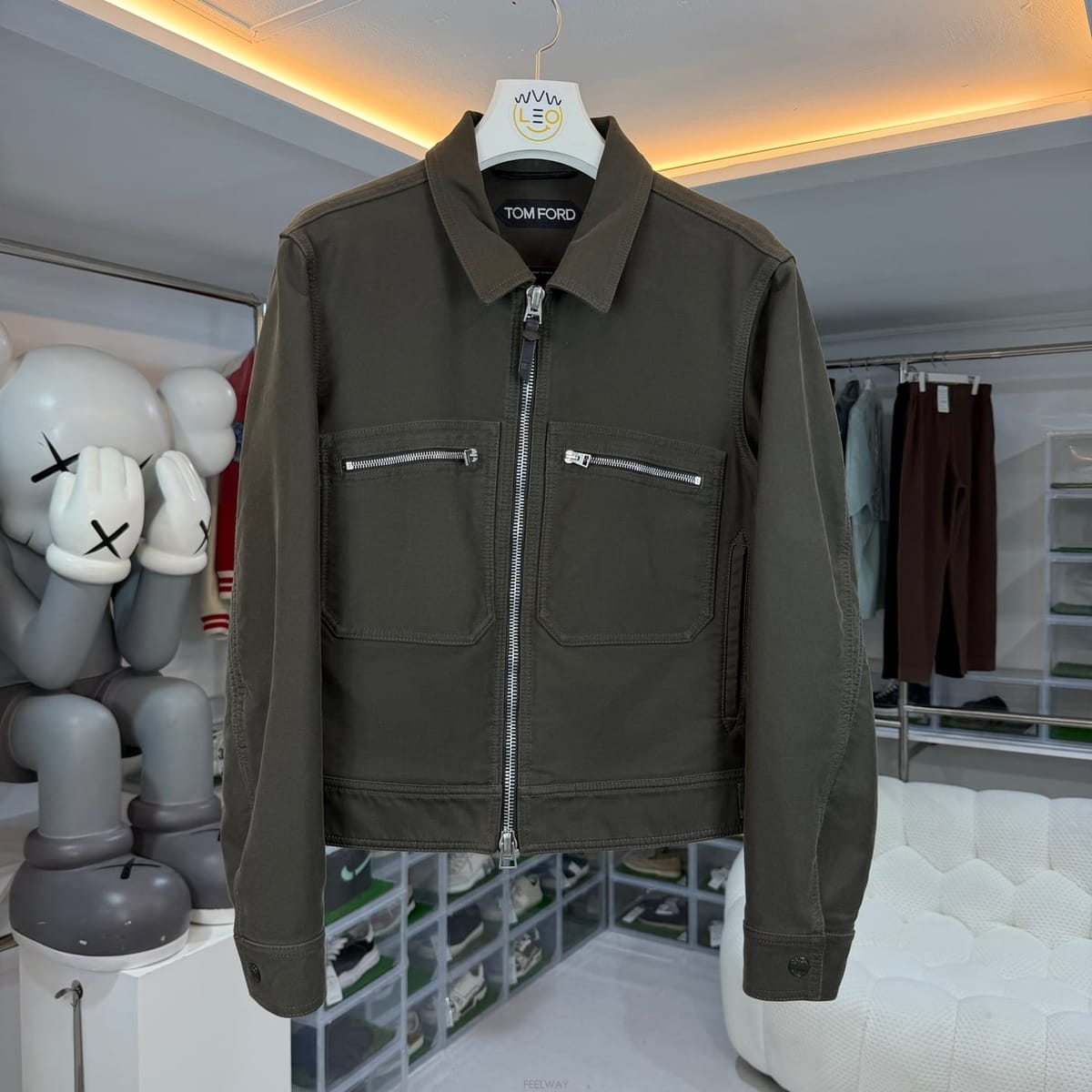 TOM FORD ������ ��ư �귯�õ� Ʈ��Ŀ ���������� ��ư �귯�õ� Ʈ��Ŀ ����
