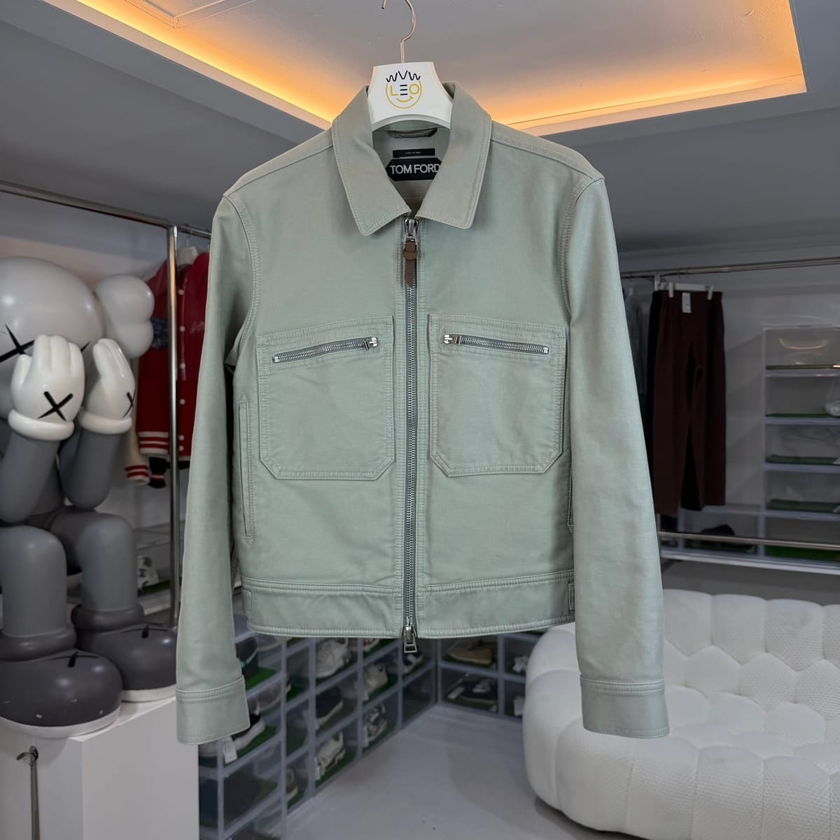 TOM FORD ������ ��ư �귯�õ� Ʈ��Ŀ ���������� ��ư �귯�õ� Ʈ��Ŀ ����