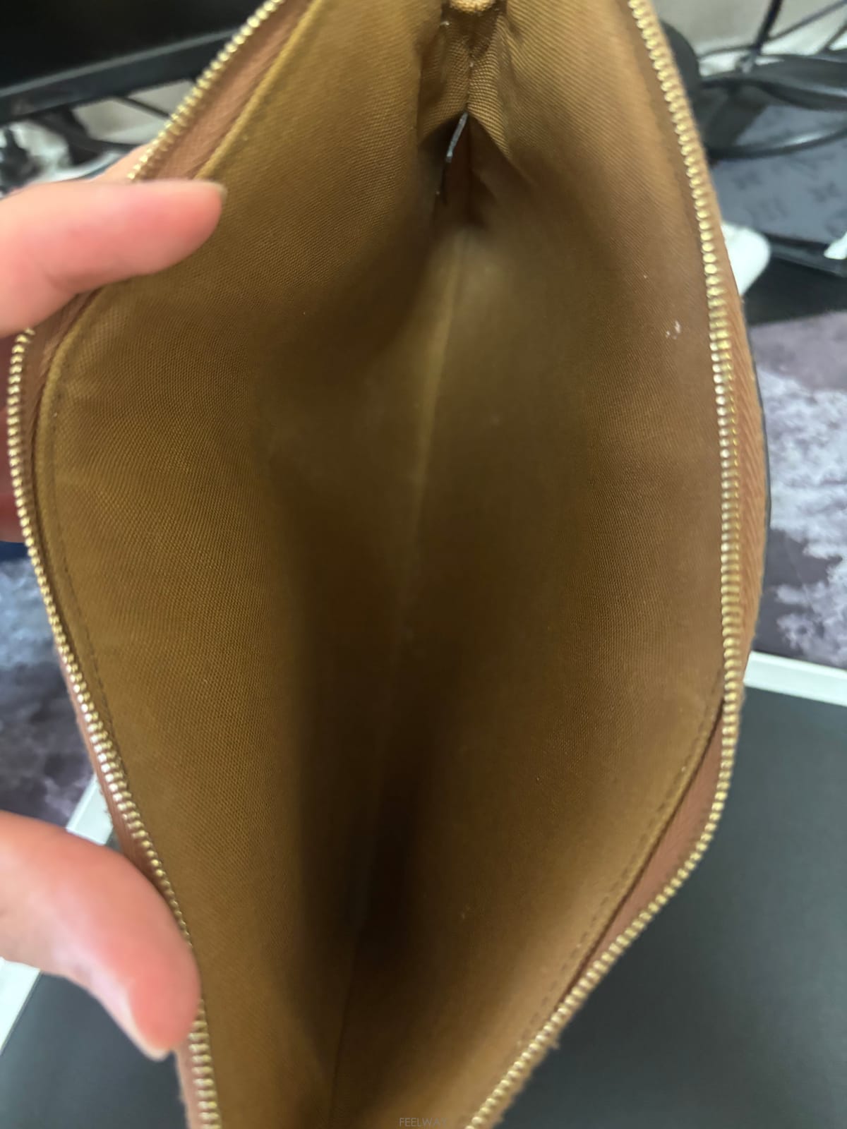 셀린느 트리오페 스몰 클러치 파우치 탄