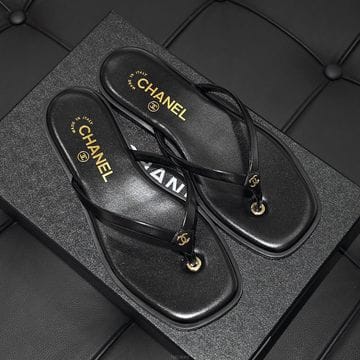 CHANEL [����] ��ǰ/�ι躸��/����/���� ����/���� CC �ΰ� ������ �ɸ� ����[����] ��ǰ/�ι躸��/����/���� ����/���� CC �ΰ� ����