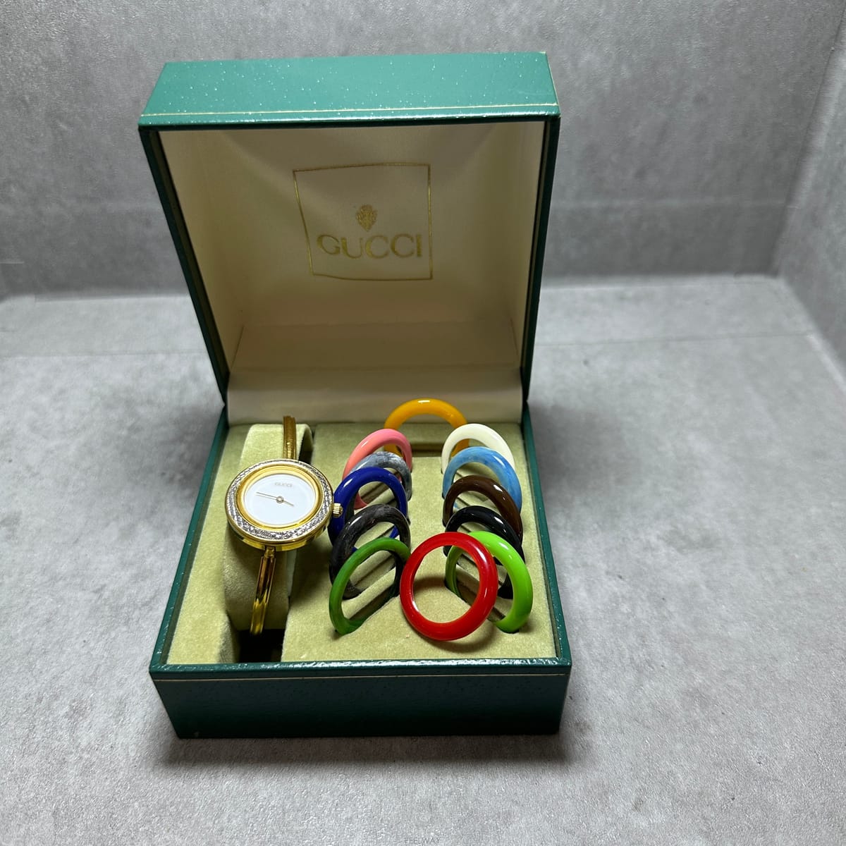 GUCCI ���� ������ ���� �ð豸�� ������ ���� �ð�
