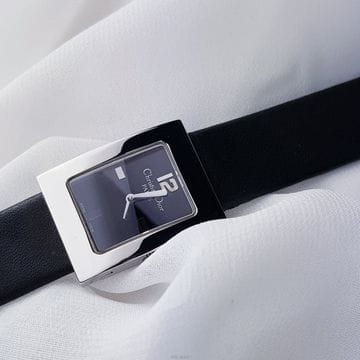 디올 D78-109 여성 사각 가죽 시계 블랙 실버