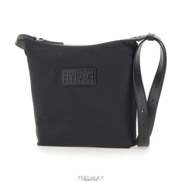 26 FW MM6 마르지엘라 로고 디테일 나일론 숄더백 블랙 SB6WG0026P9062