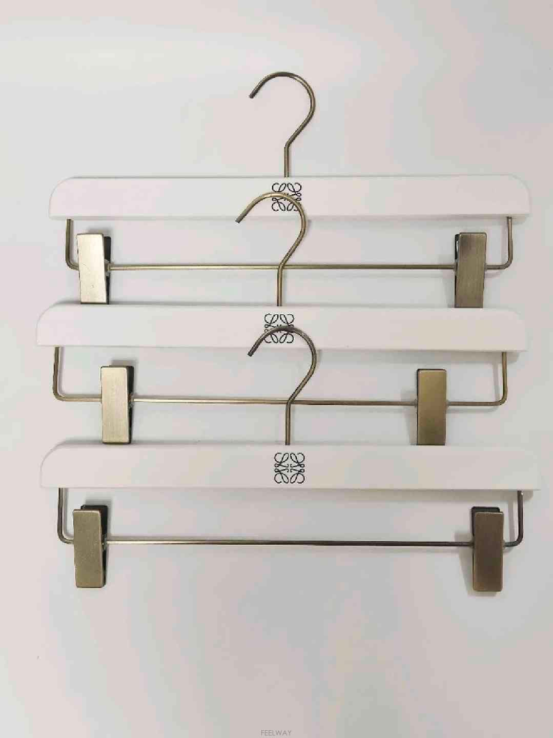 Loewe �ο��� �ʰ��� (��ǰ, ���簡��)�ο��� �ʰ��� (��ǰ, ���簡��)