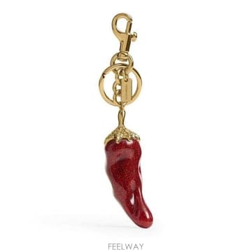 26 FW 코치 B4 레드 Chili Pepper 칠리페퍼 메탈 피니시드 백참 키링