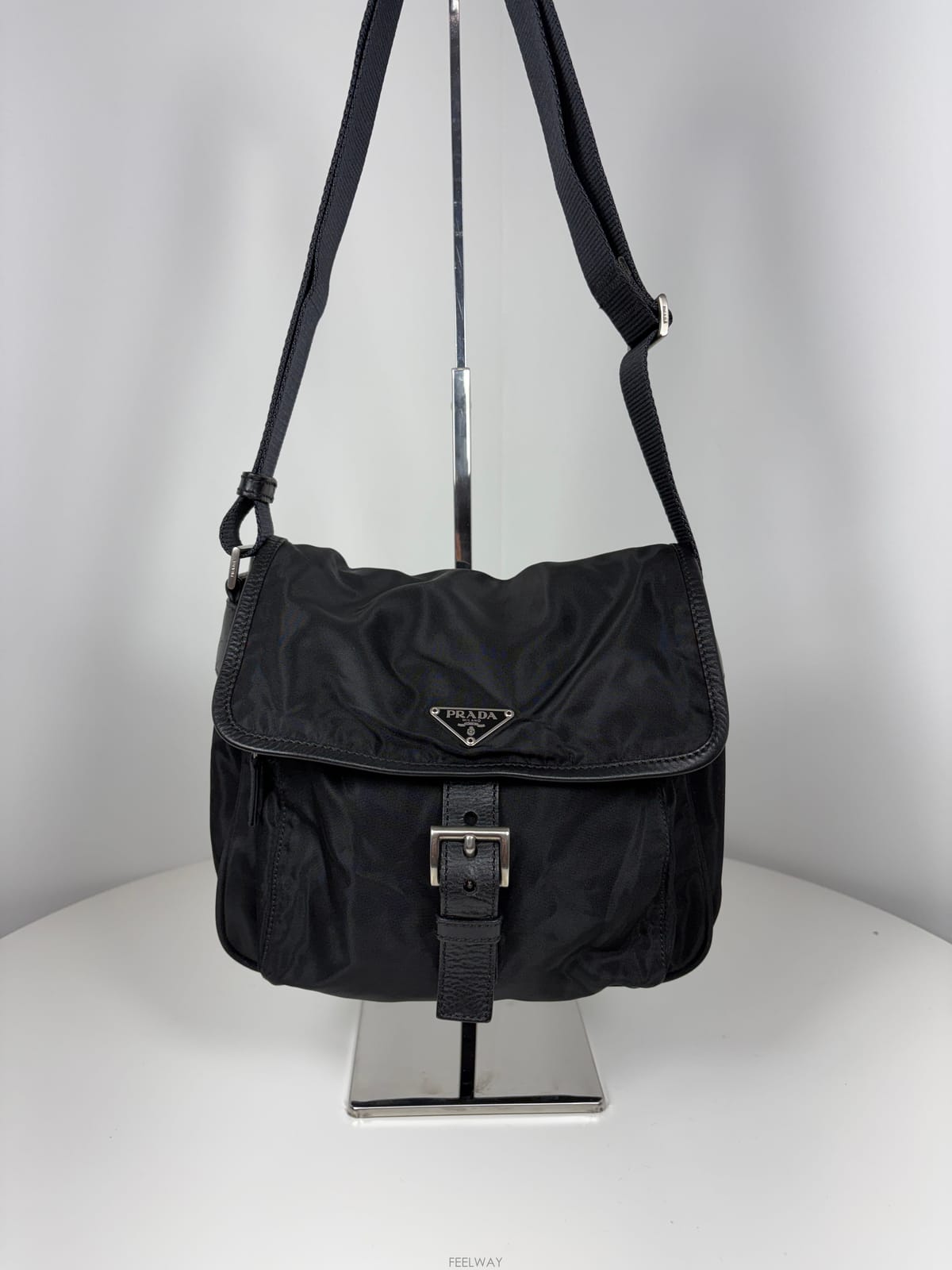 PRADA ����� ���Ϸ� ũ�ν��� �޽���������� ���Ϸ� ũ�ν��� �޽�����