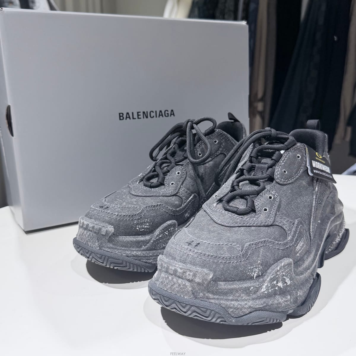 Balenciaga (A��/41) / �߷��þư� Ʈ���� S ĵ���� ����Ŀ�� ����(A��/41) / �߷��þư� Ʈ���� S ĵ���� ����Ŀ�� ����