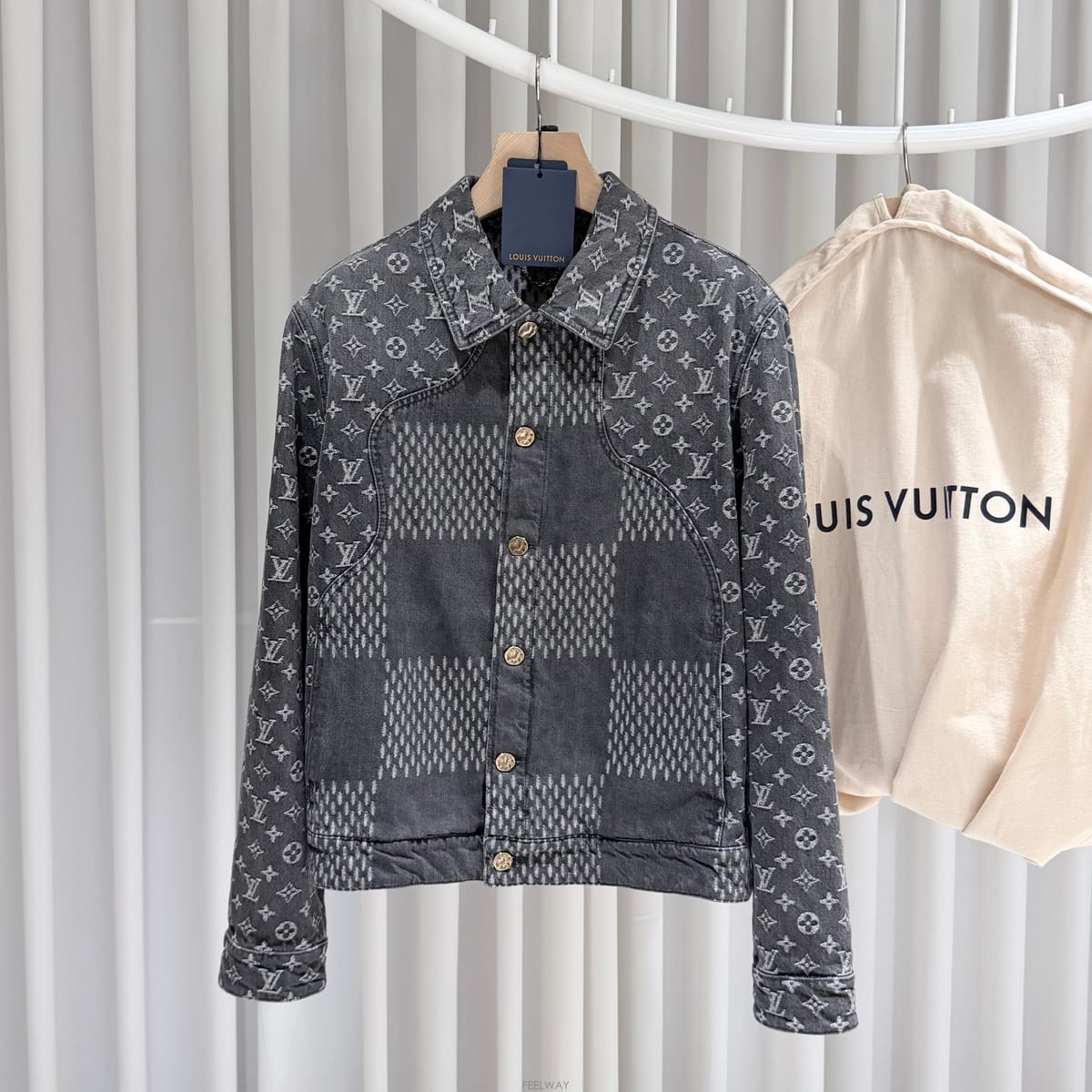 Louis Vuitton (S��/48) / ���̺��� x �ϰ� ���׷� �ٹ̿� ���� Ʈ��Ŀ ����(S��/48) / ���̺��� x �ϰ� ���׷� �ٹ̿� ���� Ʈ��Ŀ