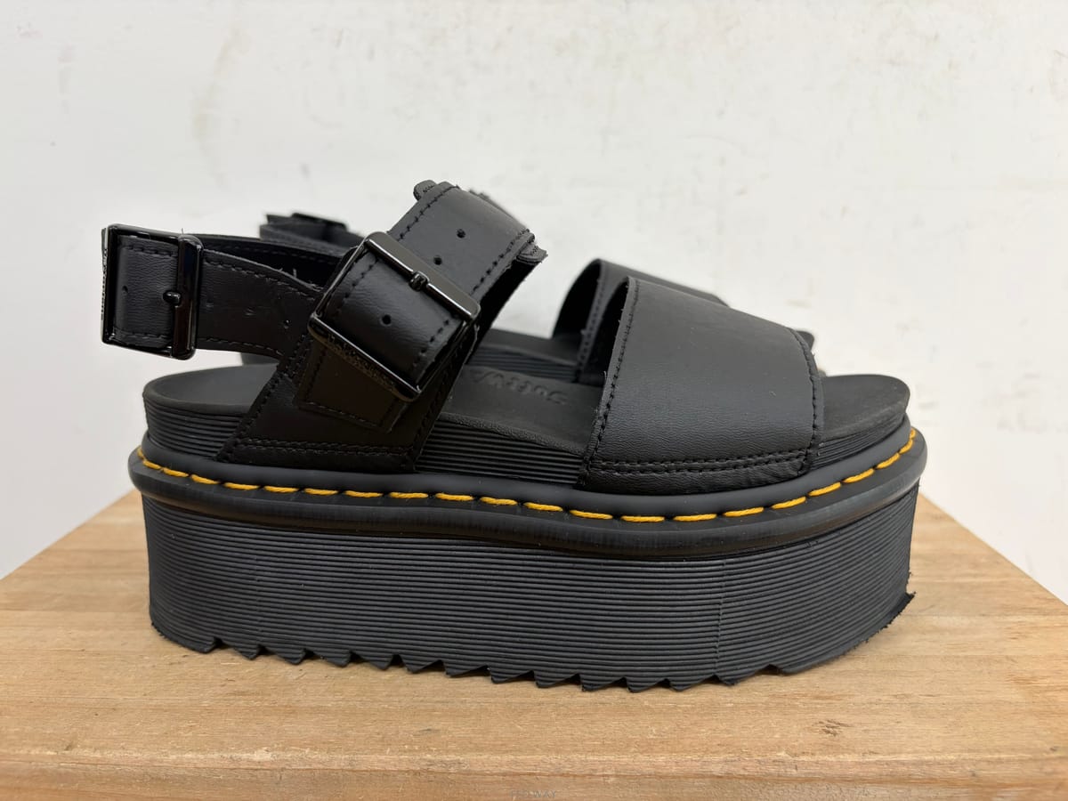 Dr. Martens ���͸�ƾ ���� �÷��� ���� 225���͸�ƾ ���� �÷��� ���� 225