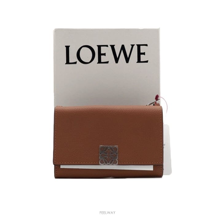 Loewe �ο��� C821374X05 ���� �Ƴ��׷� WOC ������ �� ü�� ũ�ν���aa65622�ο��� C821374X05 ���� �Ƴ��׷� WOC ������ �� ü�� 