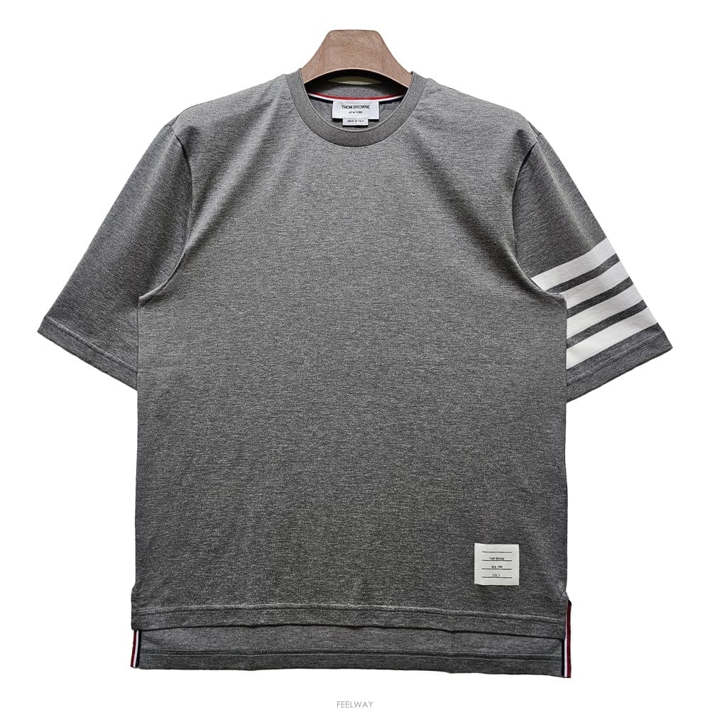 Thom Browne ����� �缱 ���� ���� Ƽ���� �׷��� MJS168G 07862 055����� �缱 ���� ���� Ƽ���� �׷��� MJS168G 07862 05