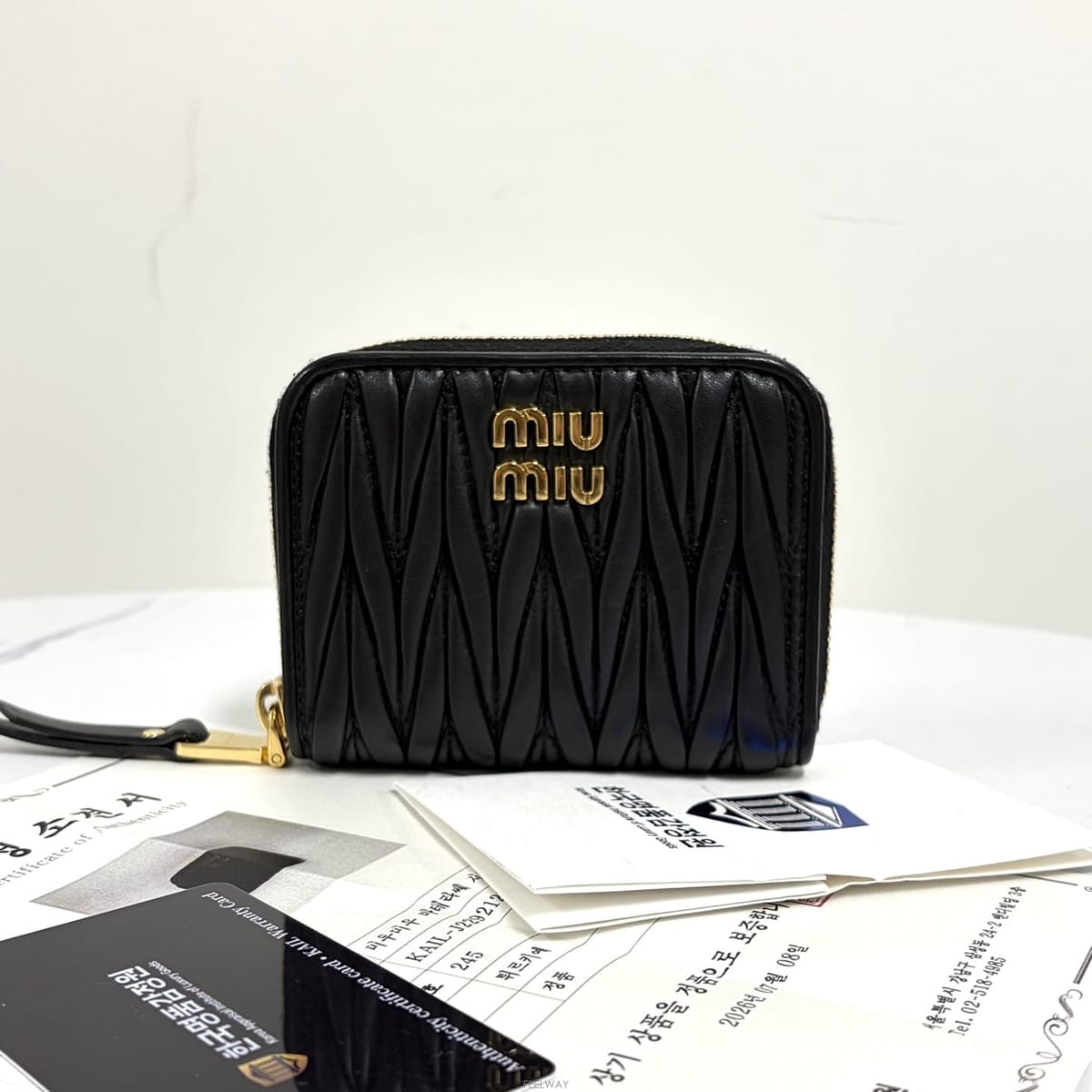 Miu Miu [�����Ϸ�] �̿�̿� ���׶�� ���� ������ ����[�����Ϸ�] �̿�̿� ���׶�� ���� ������ ����