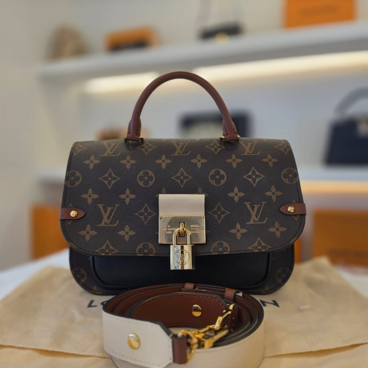Louis Vuitton ���̺��� ���׷� ������ M44354���̺��� ���׷� ������ M44354
