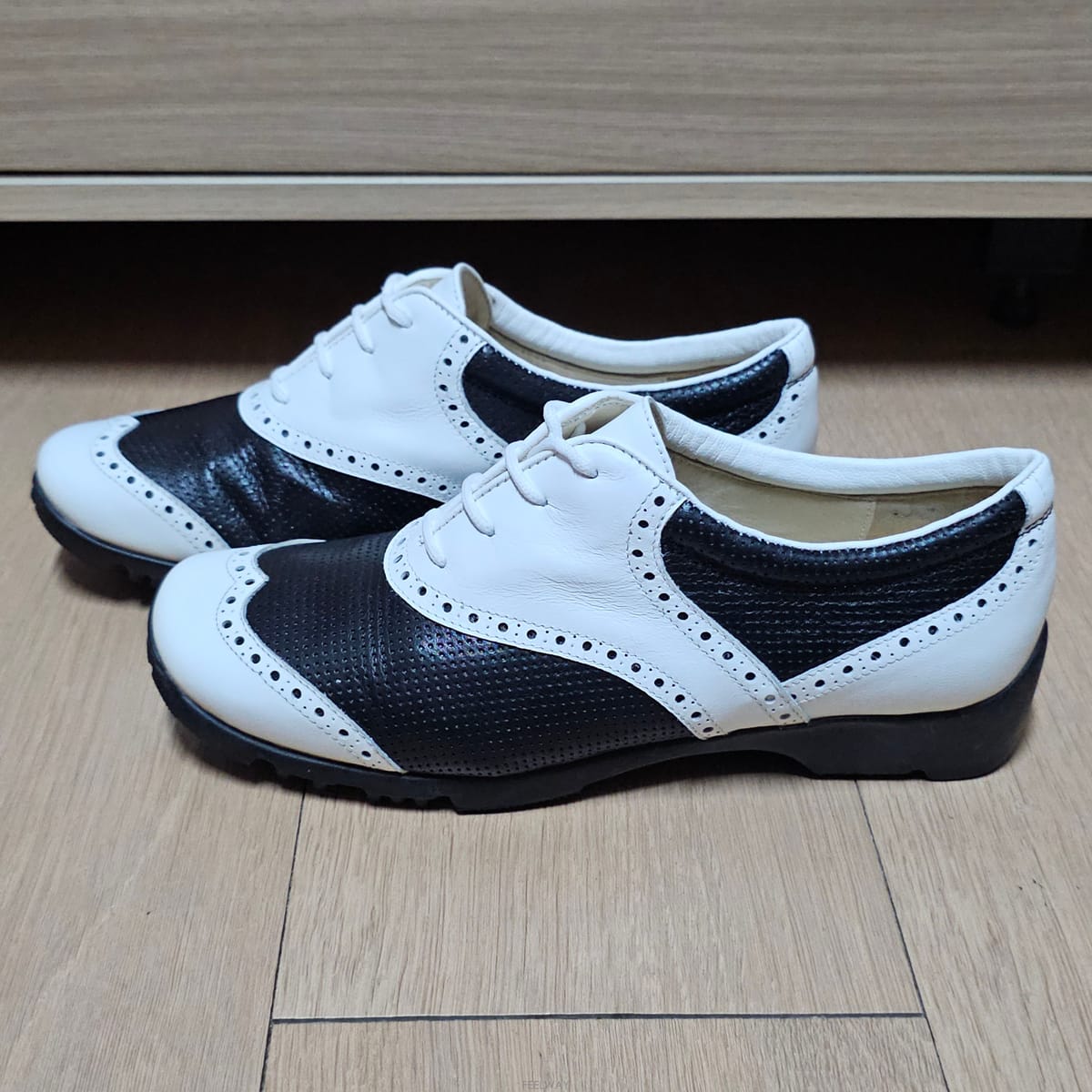 | Other Brand | ���׾ƽ�Ʈ��ġ by �������� �ε巯��� Ŭ�������� ��������ȭ 230���׾ƽ�Ʈ��ġ by �������� �ε巯��� Ŭ�������� ��