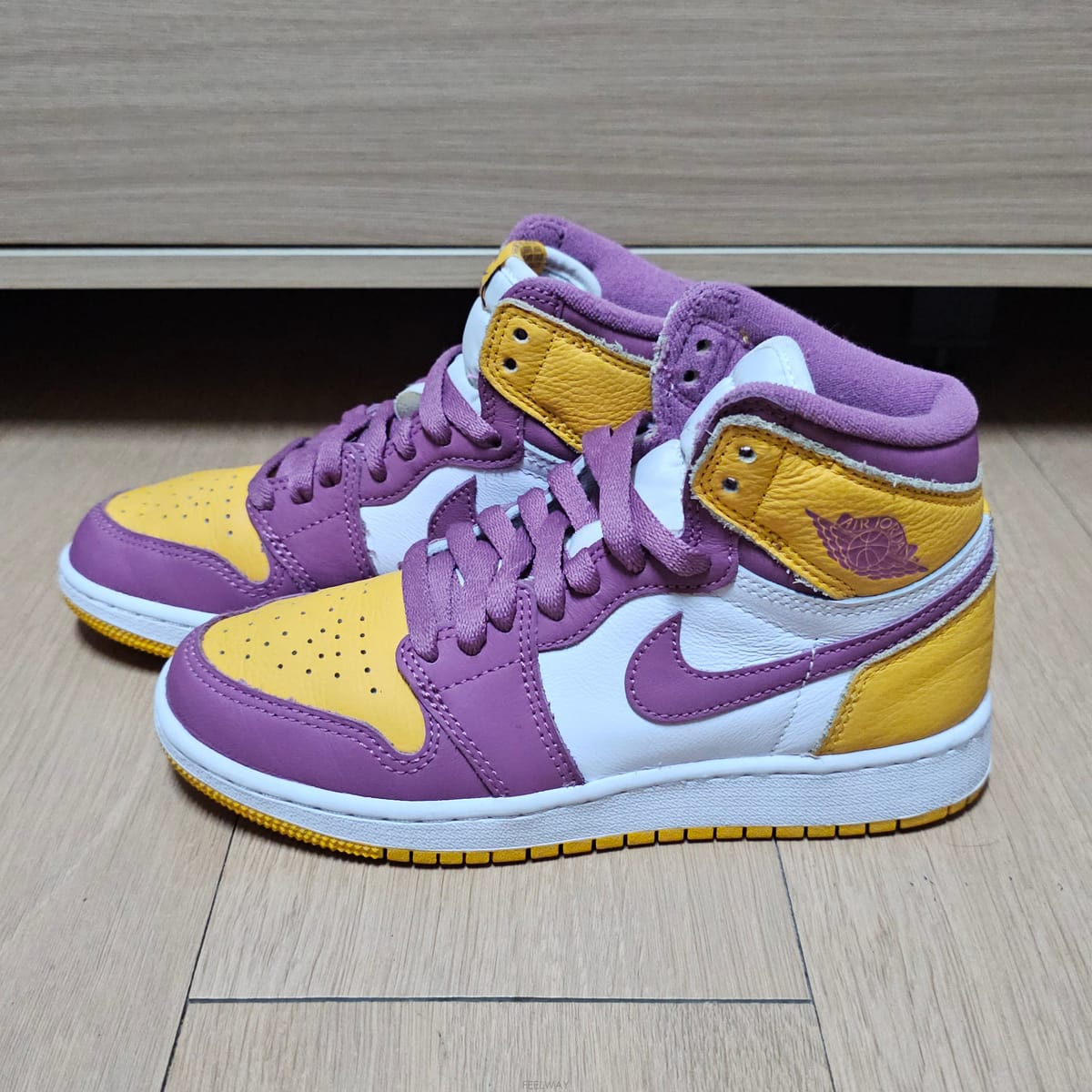 Nike ����Ű ����1 ��Ʈ�� ���� OG �Ƶ� ���뽺��Ŀ�� 225(��������)����Ű ����1 ��Ʈ�� ���� OG �Ƶ� ���뽺��Ŀ�� 225(����