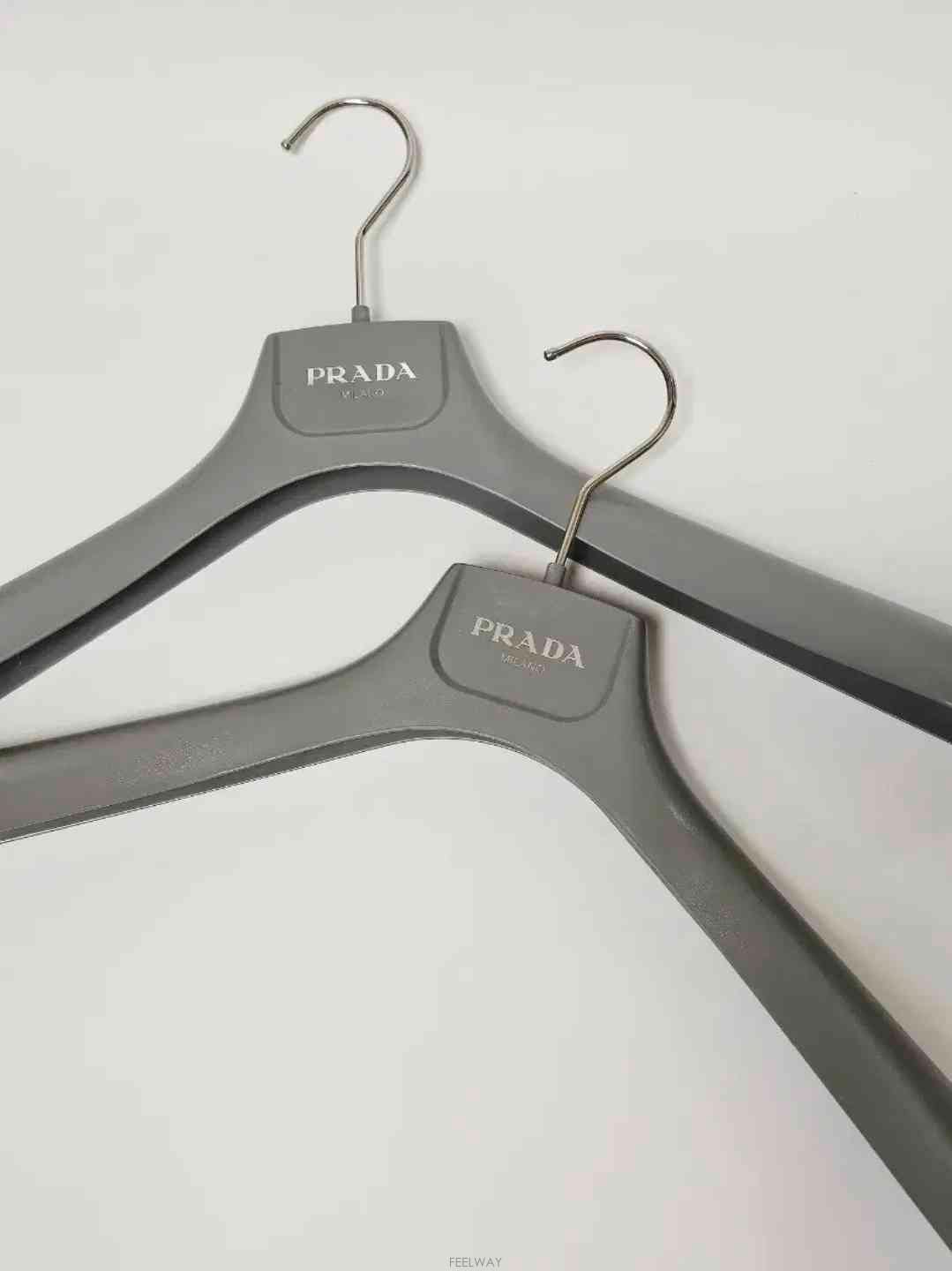 프라다(PRADA) 정품 아우터 전용 옷걸이 (개당 판매)