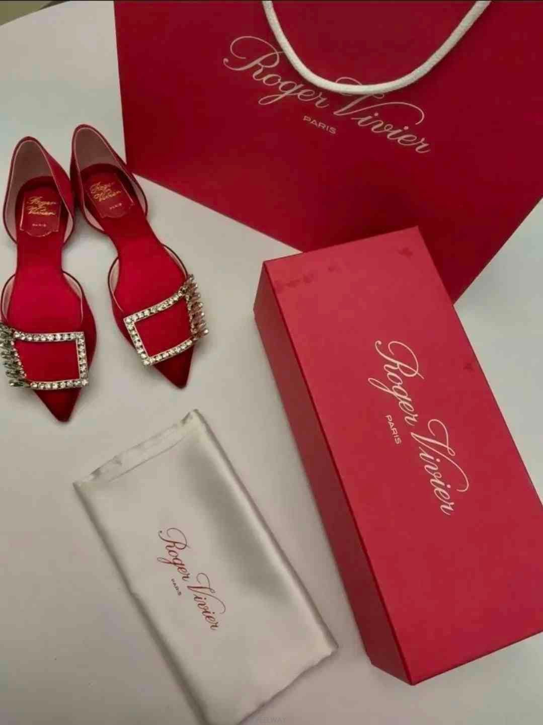 Roger Vivier Roger Vivier ũ����Ż ��Ŭ �÷� ���� ���̹�Ŭ ��������Roger Vivier ũ����Ż ��Ŭ �÷� ���� ���̹�Ŭ ��������